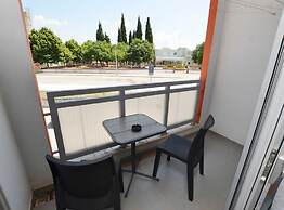 Quiet and Compact Apartment With Balcony