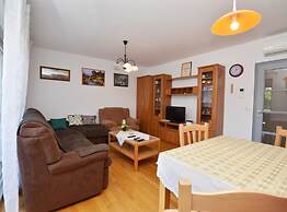 Quiet and Compact Apartment With Balcony