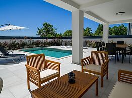 Refined and Inviting Villa in Kanfanar