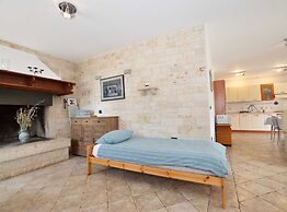 Picturesque Paradise Holiday Home With Pool