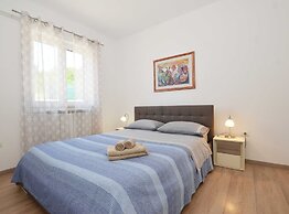 Picturesque Paradise Holiday Home With Pool