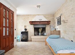 Picturesque Paradise Holiday Home With Pool