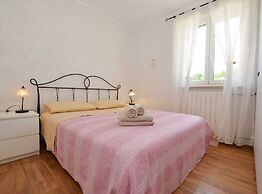 Picturesque Paradise Holiday Home With Pool