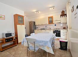 Picturesque Paradise Holiday Home With Pool