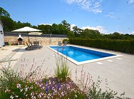 Picturesque Paradise Holiday Home With Pool