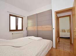 Elegant and Brigth Corner Apartments