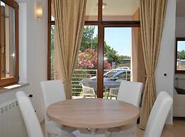 Elegant and Brigth Corner Apartments