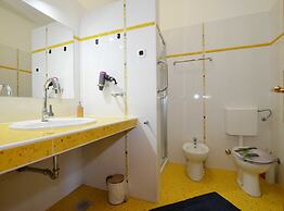 Elegant and Brigth Corner Apartments