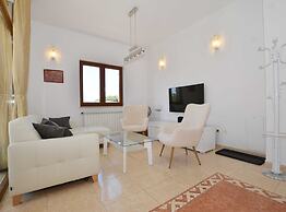 Elegant and Brigth Corner Apartments