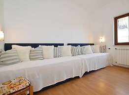 Elegant and Brigth Corner Apartments