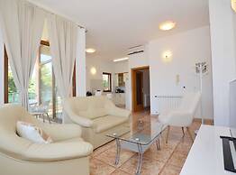 Elegant and Brigth Corner Apartments