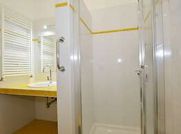 Elegant and Brigth Corner Apartments