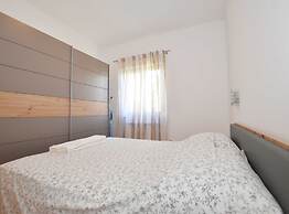 Elegant and Brigth Corner Apartments