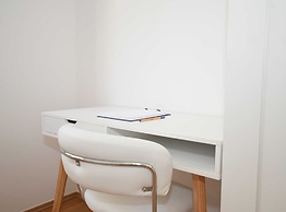 Elegant and Brigth Corner Apartments