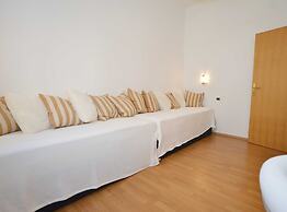 Elegant and Brigth Corner Apartments