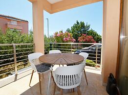 Elegant and Brigth Corner Apartments