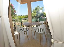 Elegant and Brigth Corner Apartments