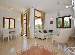 Elegant and Brigth Corner Apartments