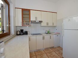 Elegant and Brigth Corner Apartments