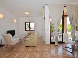 Elegant and Brigth Corner Apartments