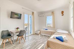 Seaside Splendor - Apollo s Poolside Retreat
