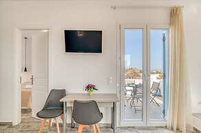 Seaside Splendor - Apollo s Poolside Retreat