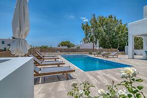 Seaside Splendor - Apollo s Poolside Retreat