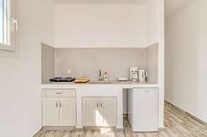 Seaside Splendor - Apollo s Poolside Retreat