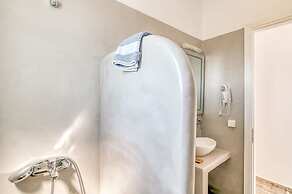 Seaside Splendor - Apollo s Poolside Retreat