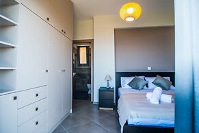 Onar Zin Seabliss - Penelope Poolside Getaway