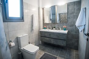 Onar Zin Seabliss - Penelope Poolside Getaway