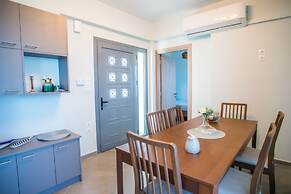 Onar Zin Seabliss - Penelope Poolside Getaway