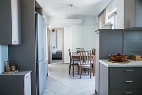 Onar Zin Seabliss - Penelope Poolside Getaway