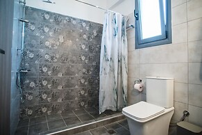 Onar Zin Seabliss - Penelope Poolside Getaway