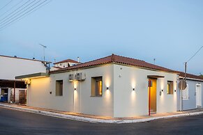 Filiatra Charming Urban Escape Your Cozy Retreat