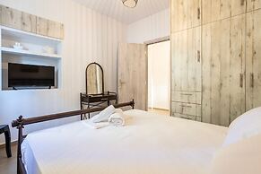 Filiatra Charming Urban Escape Your Cozy Retreat