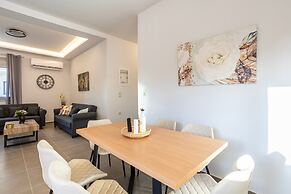 Filiatra Charming Urban Escape Your Cozy Retreat