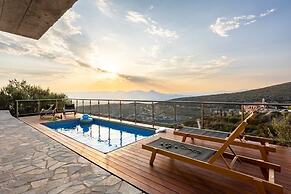 Martinia Pool Escape - Tragos Panoramic Views
