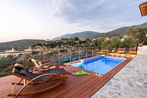 Martinia Pool Escape - Tragos Panoramic Views