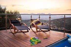 Martinia Pool Escape - Tragos Panoramic Views