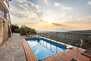 Martinia Pool Escape - Tragos Panoramic Views