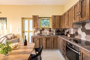 Martinia Pool Escape - Aiga Panoramic Vistas