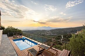 Martinia Pool Escape - Aiga Panoramic Vistas