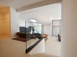 Luxurious Sorici Villa With Private Pool and Mediterranean Landscape