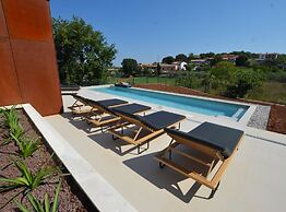 Luxurious Sorici Villa With Private Pool and Mediterranean Landscape