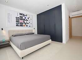 Luxurious Sorici Villa With Private Pool and Mediterranean Landscape