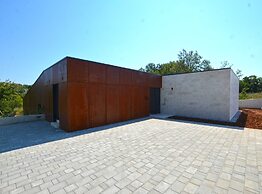 Luxurious Sorici Villa With Private Pool and Mediterranean Landscape