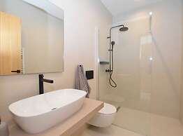 Luxurious Sorici Villa With Private Pool and Mediterranean Landscape