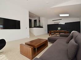 Luxurious Sorici Villa With Private Pool and Mediterranean Landscape