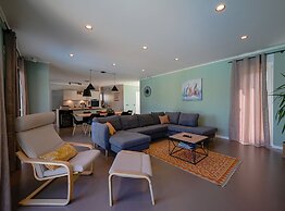 Matohanci Dazzling Villa With Pool